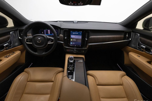 2023 Volvo S90 с пробегом 60 831 км