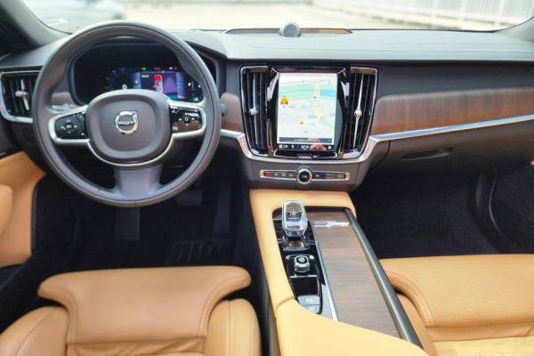 2022 Volvo S90 с пробегом 59 504 км