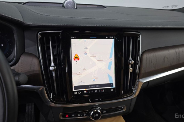 2022 Volvo S90 с пробегом 108 853 км