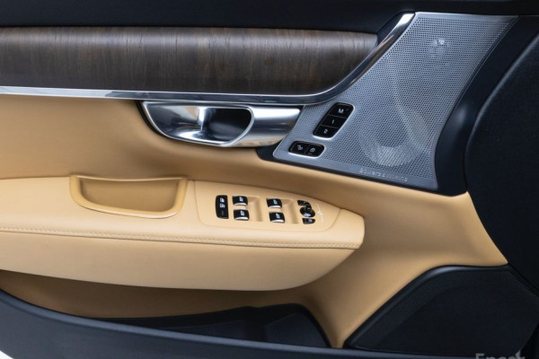 2023 Volvo S90 с пробегом 60 831 км