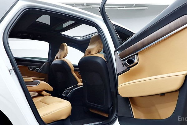 2022 Volvo S90 с пробегом 64 163 км