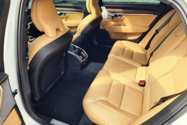 2022 Volvo S90 с пробегом 59 504 км