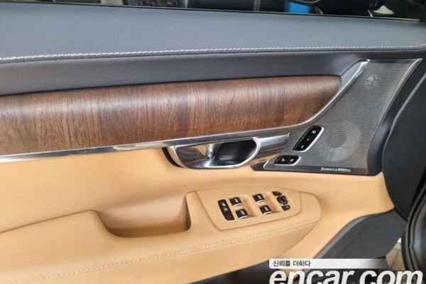 2022 Volvo S90 с пробегом 30 583 км