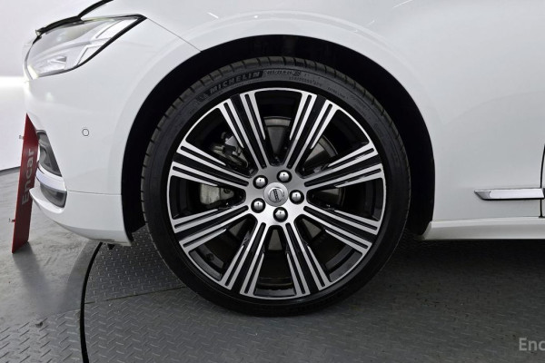 2022 Volvo S90 с пробегом 43 649 км