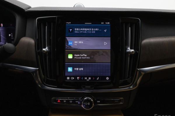 2023 Volvo S90 с пробегом 60 831 км