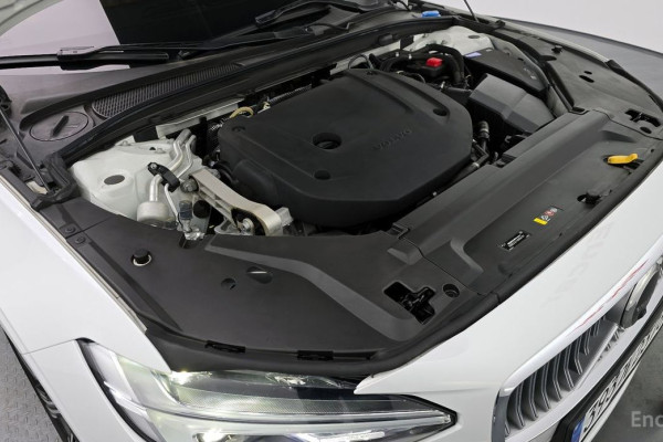 2022 Volvo S90 с пробегом 43 649 км