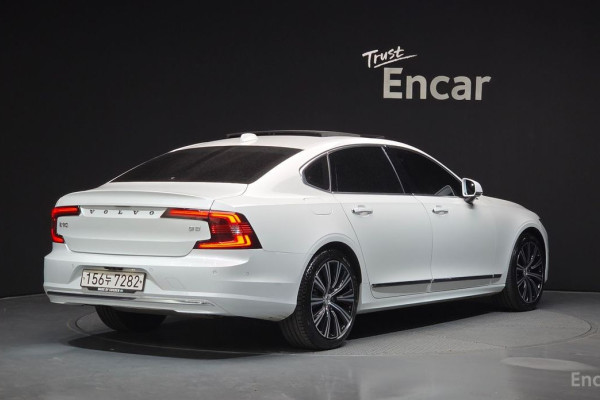 2022 Volvo S90 с пробегом 42 100 км