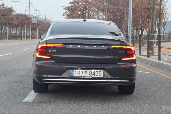 2023 Volvo S90 с пробегом 34 000 км