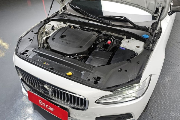 2023 Volvo S90 с пробегом 35 033 км