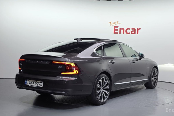 2022 Volvo S90 с пробегом 44 452 км