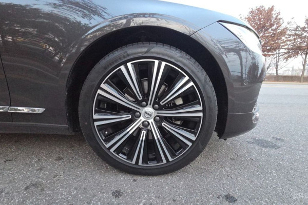 2023 Volvo S90 с пробегом 34 000 км