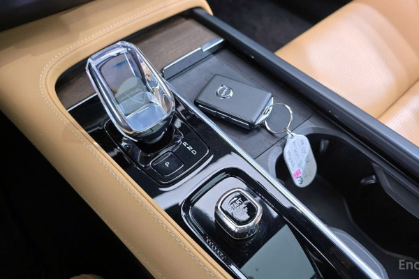 2022 Volvo S90 с пробегом 43 649 км