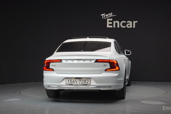 2022 Volvo S90 с пробегом 42 100 км
