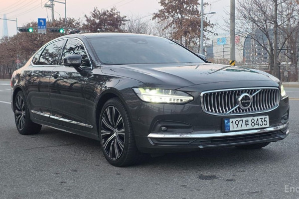 2023 Volvo S90 с пробегом 34 000 км
