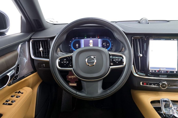 2022 Volvo S90 с пробегом 37 138 км