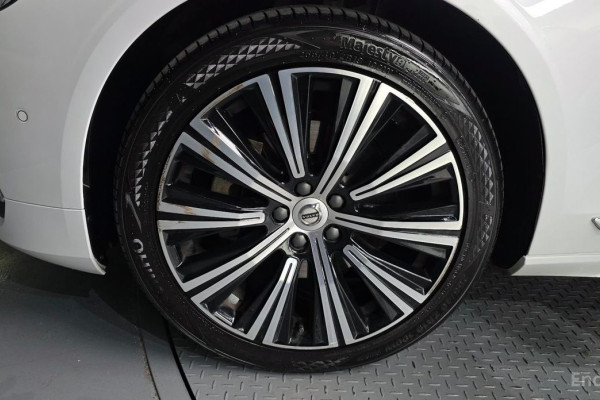 2022 Volvo S90 с пробегом 42 100 км