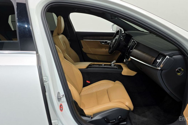 2022 Volvo S90 с пробегом 43 649 км