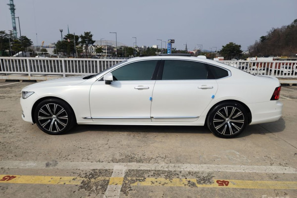 2022 Volvo S90 с пробегом 59 504 км