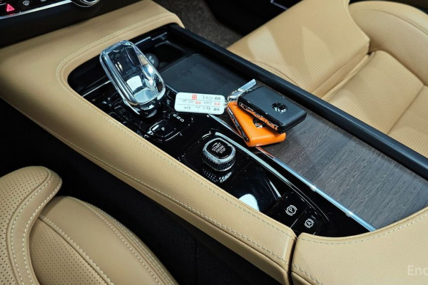 2023 Volvo S90 с пробегом 35 033 км