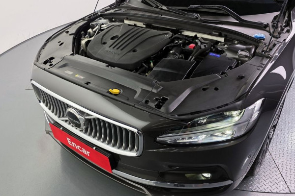 2022 Volvo S90 с пробегом 44 452 км