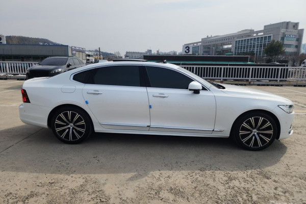 2022 Volvo S90 с пробегом 59 504 км