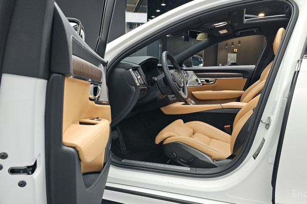 2023 Volvo S90 с пробегом 35 033 км