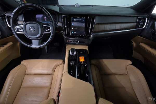 2022 Volvo S90 с пробегом 44 452 км