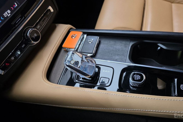 2022 Volvo S90 с пробегом 42 100 км