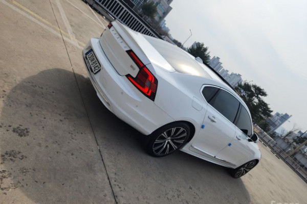 2022 Volvo S90 с пробегом 59 504 км