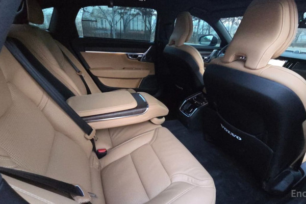 2023 Volvo S90 с пробегом 34 000 км