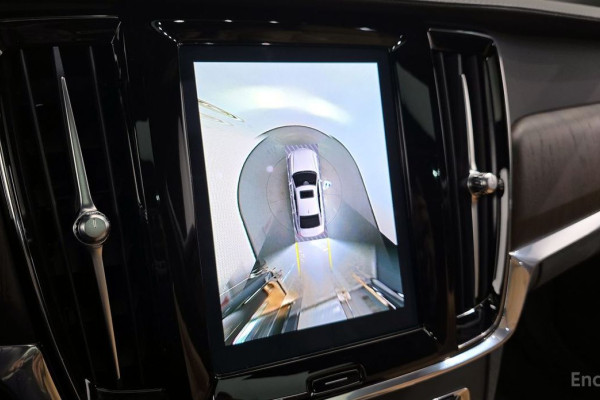 2022 Volvo S90 с пробегом 43 649 км