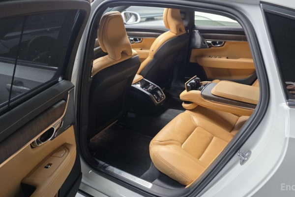 2022 Volvo S90 с пробегом 42 100 км