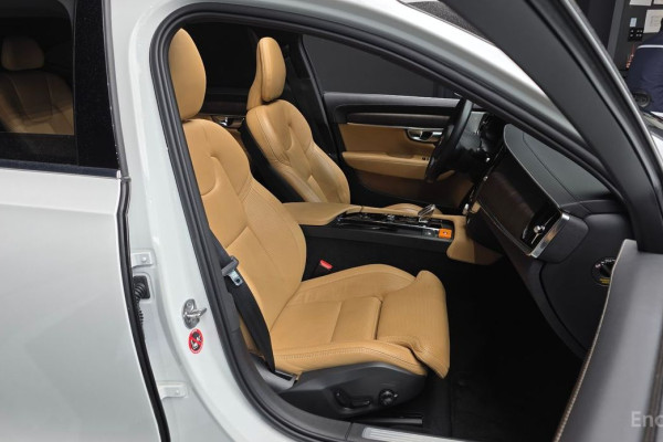 2022 Volvo S90 с пробегом 42 100 км