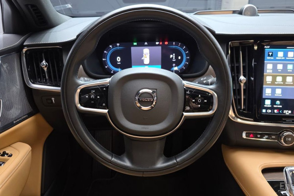 2022 Volvo S90 с пробегом 42 100 км