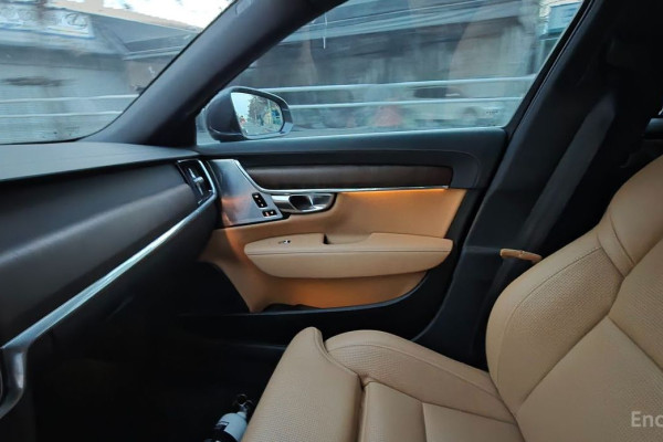 2023 Volvo S90 с пробегом 34 000 км
