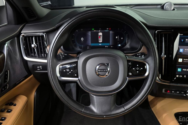 2022 Volvo S90 с пробегом 44 452 км