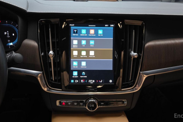 2022 Volvo S90 с пробегом 42 100 км