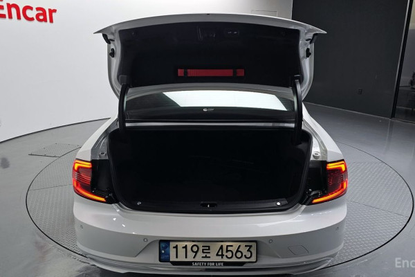 2023 Volvo S90 с пробегом 35 033 км