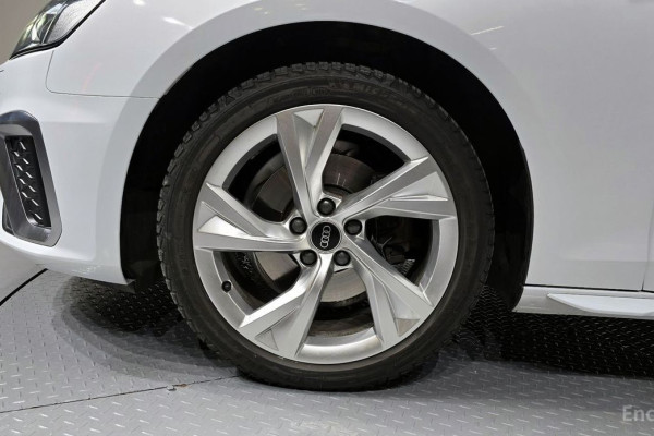 2021 Audi A4 с пробегом 45 768 км