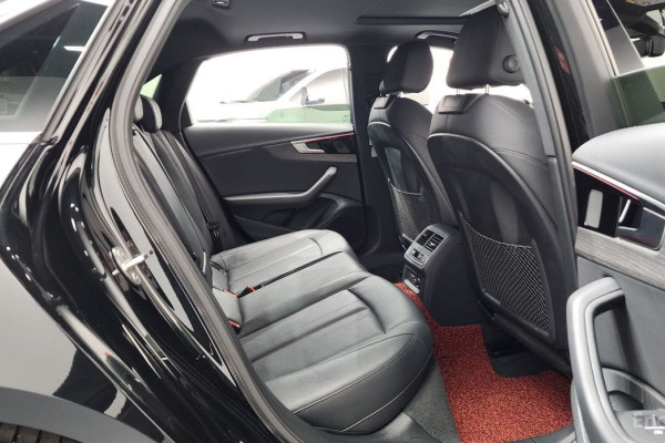 2023 Audi A4 с пробегом 13 128 км