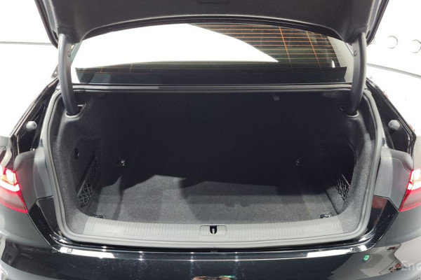 2023 Audi A4 с пробегом 13 128 км