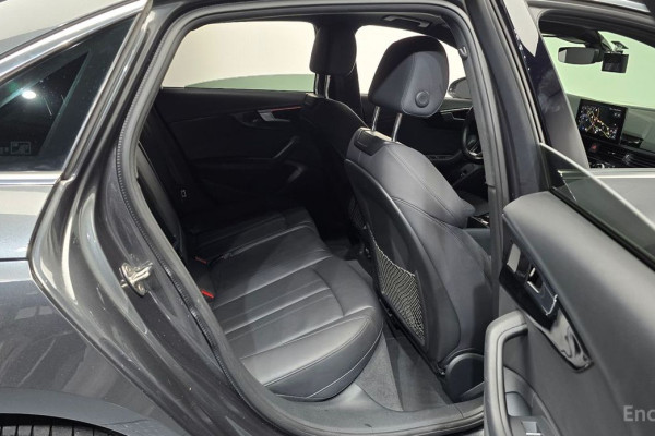 2022 Audi A4 с пробегом 64 549 км