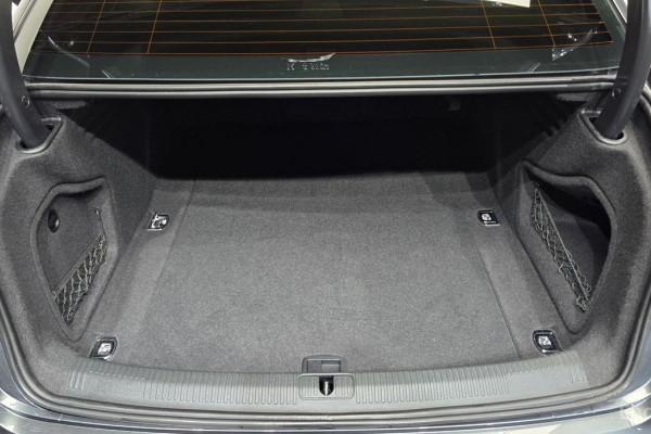 2022 Audi A4 с пробегом 64 549 км