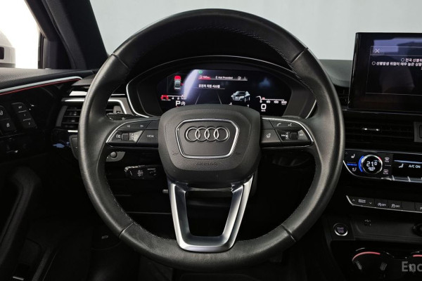 2021 Audi A4 с пробегом 69 349 км