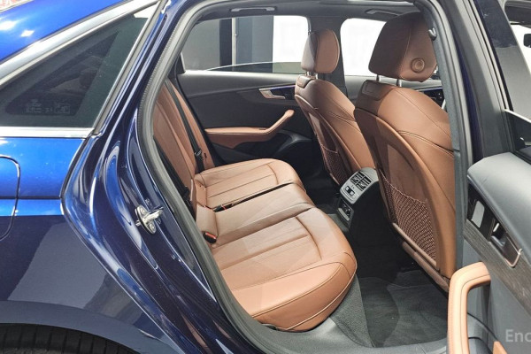 2023 Audi A4 с пробегом 17 325 км