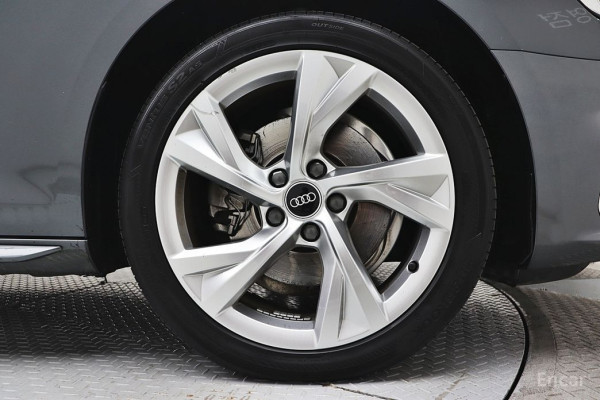 2021 Audi A4 с пробегом 74 097 км