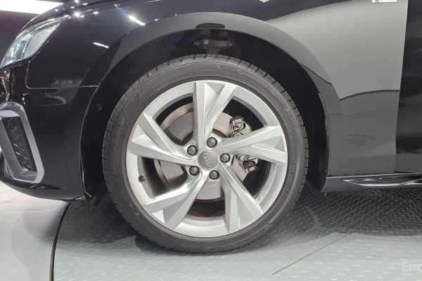 2021 Audi A4 с пробегом 45 377 км