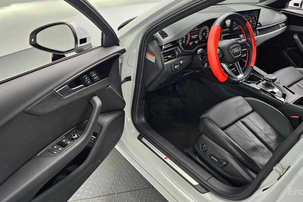 2023 Audi A4 с пробегом 27 717 км