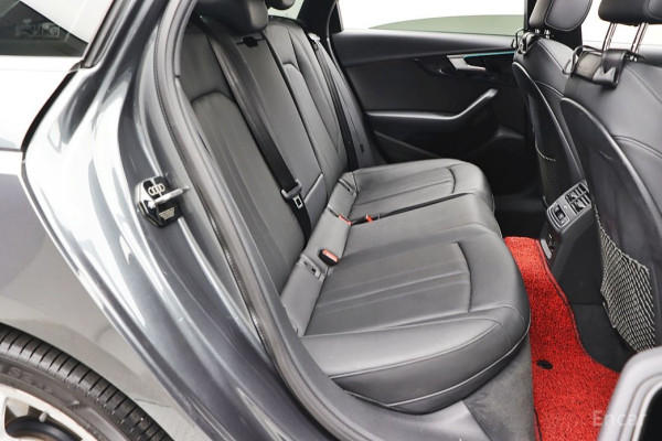 2021 Audi A4 с пробегом 74 097 км