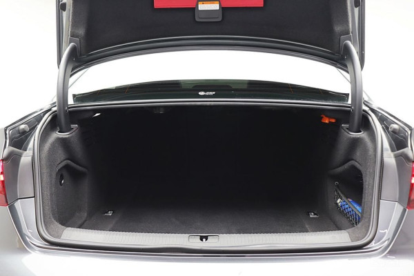 2021 Audi A4 с пробегом 74 097 км